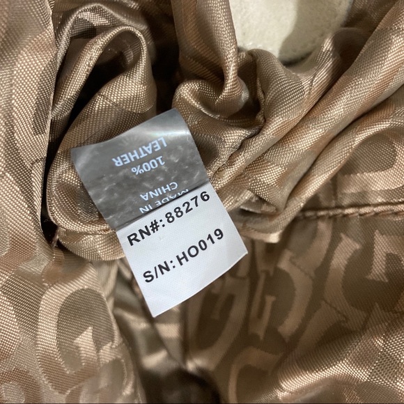 Ugg women’s Quinn hobo suede shoulder bag - Picture 12 of 14